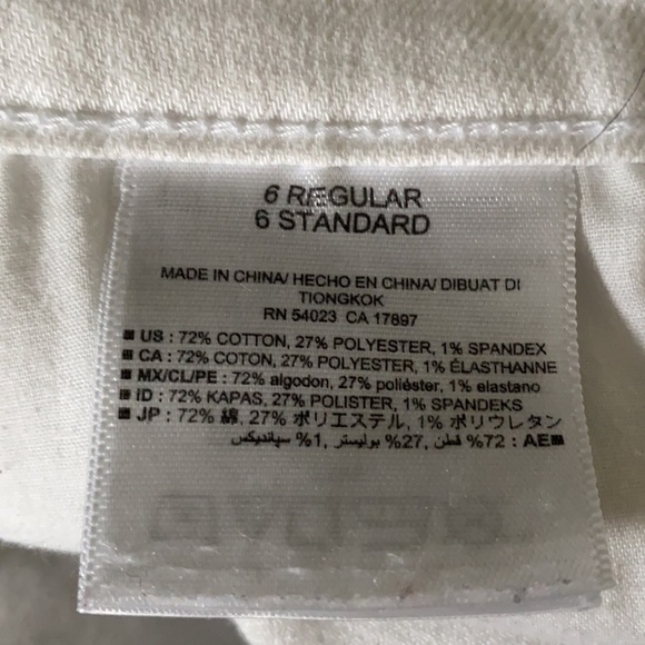 Old Navy Boyfriend Jean Shorts Size 6 - Picture 4 of 4